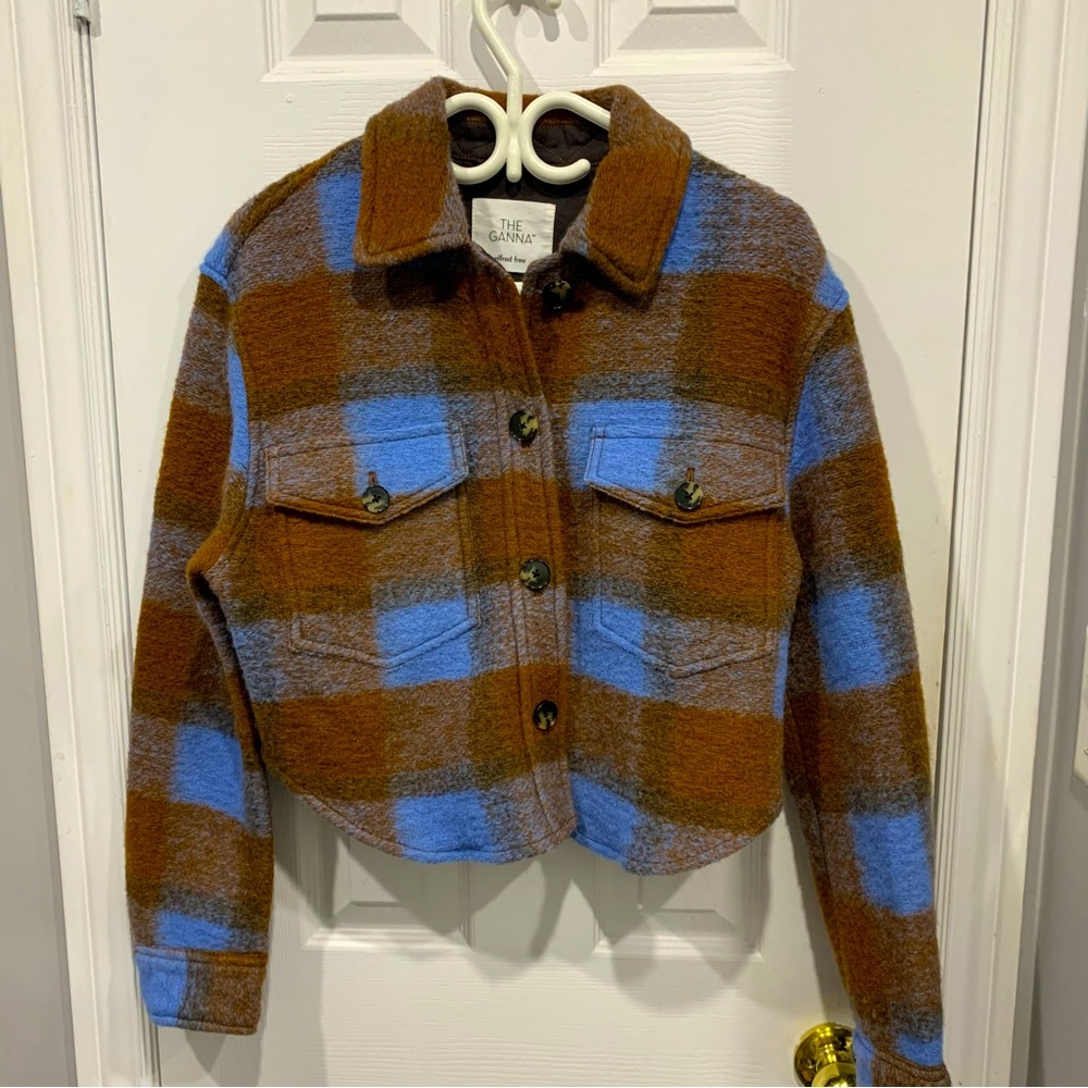 Wilfred Free “The Ganna Cropped Shirt Jacket”